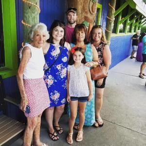 Meet your Posher, Kasey